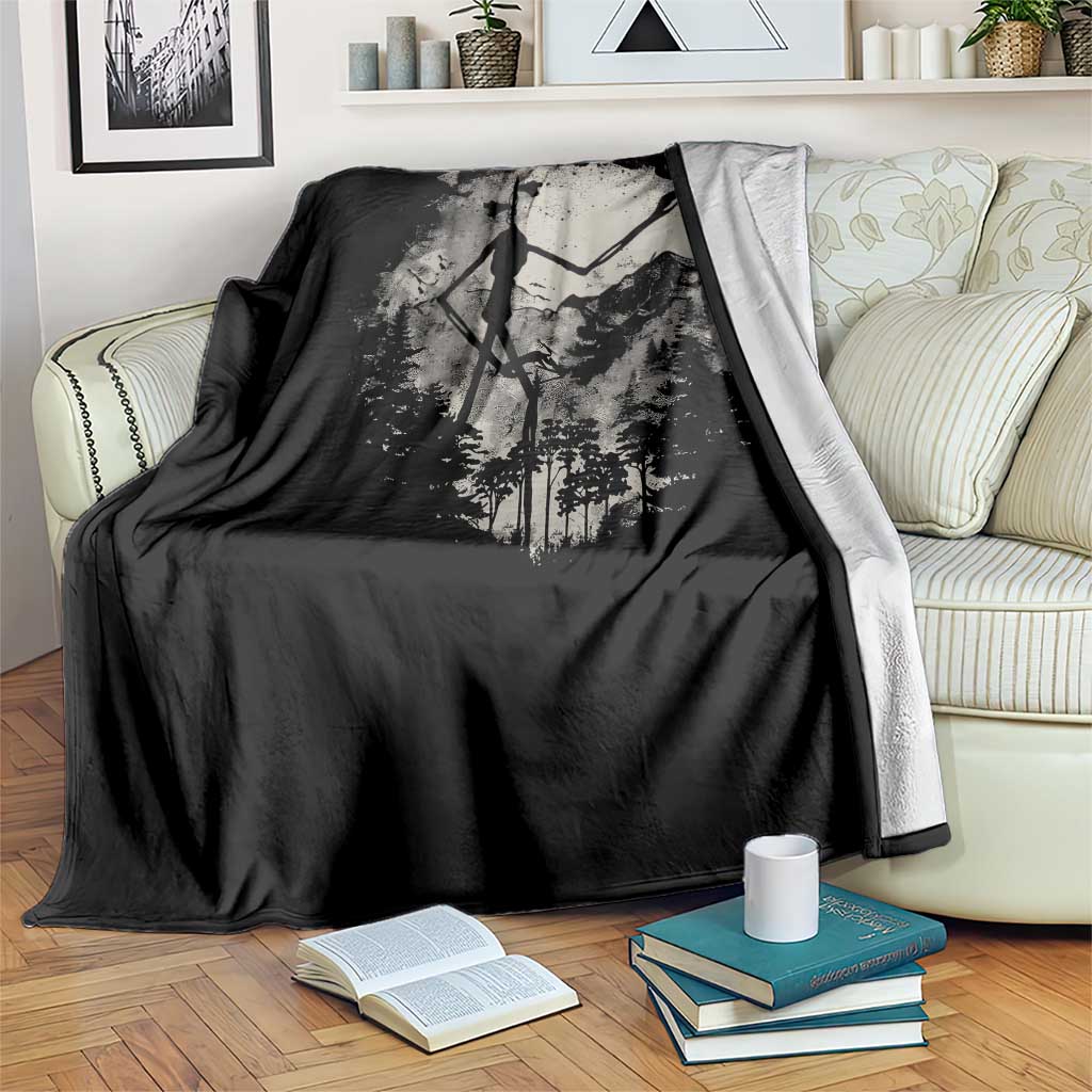 Siren Head Throw Blanket Retro Vintage American Cryptid Mountain Trees - Wonder Print Shop