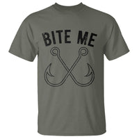 Cool Catchy Angler T Shirt Retro Bite Me Bass Fishing Fishermen