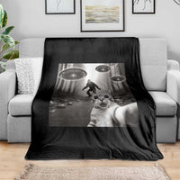 Cat Selfie With Bigfoot UFO Throw Blanket Funny Cat Lover Gifts - Wonder Print Shop