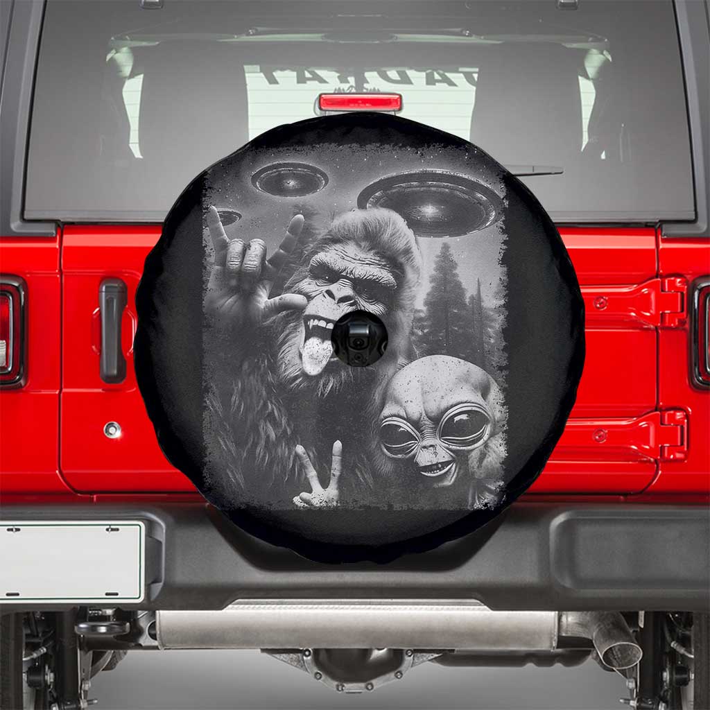 Bigfoot Selfie With Alien Spare Tire Cover UFO Funny Sasquatch Rock On Hand Sign - Wonder Print Shop