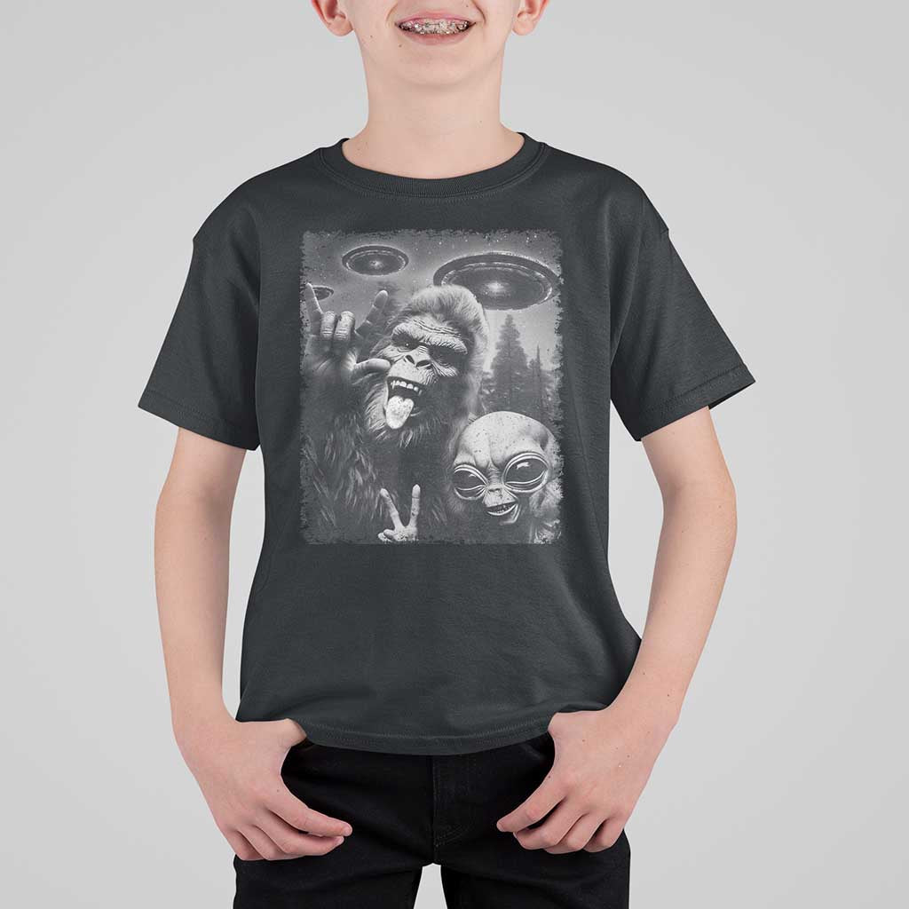 Bigfoot Selfie With Alien T Shirt For Kid UFO Funny Sasquatch Rock On Hand Sign - Wonder Print Shop