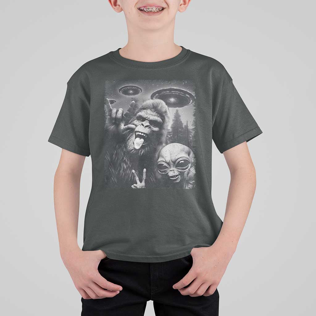 Bigfoot Selfie With Alien T Shirt For Kid UFO Funny Sasquatch Rock On Hand Sign - Wonder Print Shop