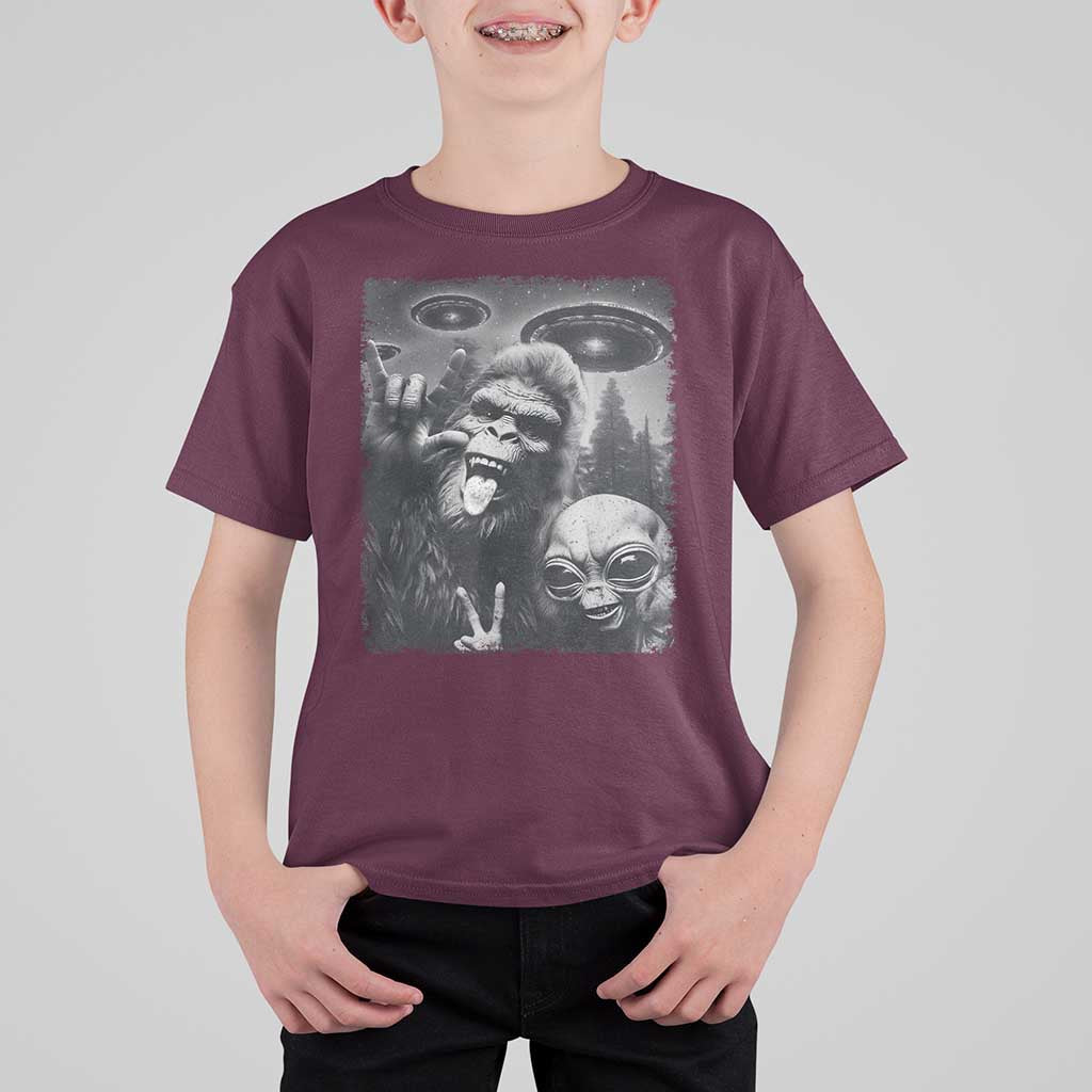 Bigfoot Selfie With Alien T Shirt For Kid UFO Funny Sasquatch Rock On Hand Sign - Wonder Print Shop