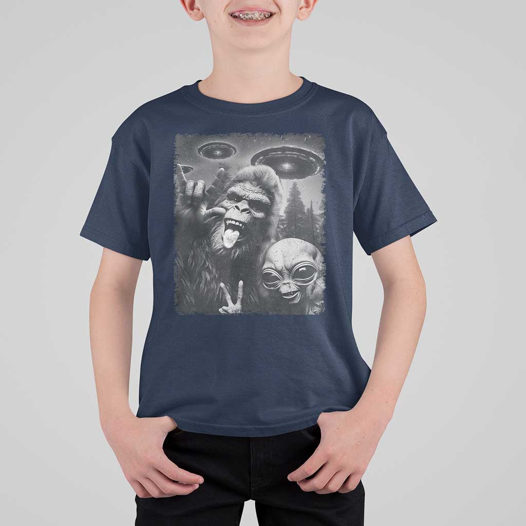 Bigfoot Selfie With Alien T Shirt For Kid UFO Funny Sasquatch Rock On Hand Sign - Wonder Print Shop