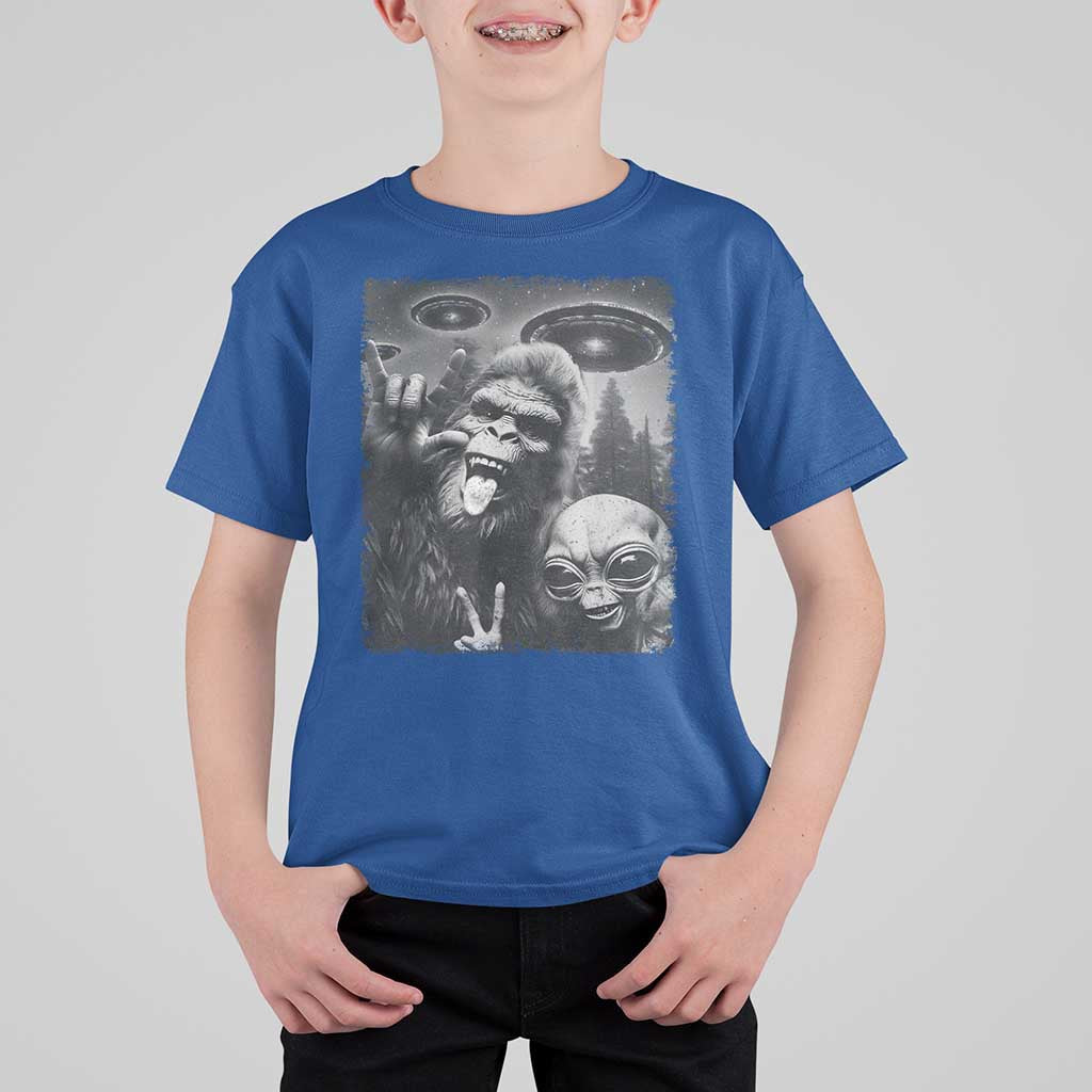 Bigfoot Selfie With Alien T Shirt For Kid UFO Funny Sasquatch Rock On Hand Sign - Wonder Print Shop