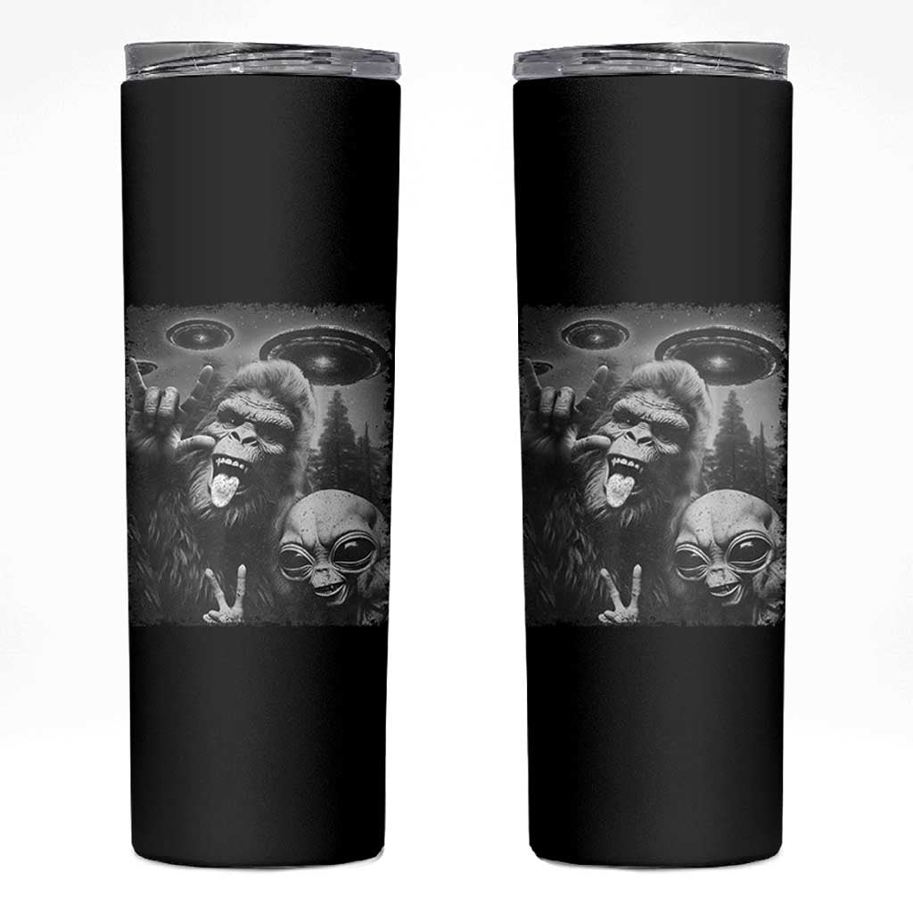 Bigfoot Selfie With Alien Skinny Tumbler UFO Funny Sasquatch Rock On Hand Sign - Wonder Print Shop