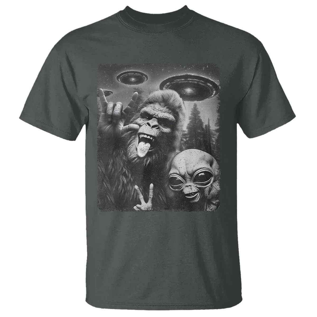 Bigfoot Selfie With Alien T Shirt UFO Funny Sasquatch Rock On Hand Sign - Wonder Print Shop