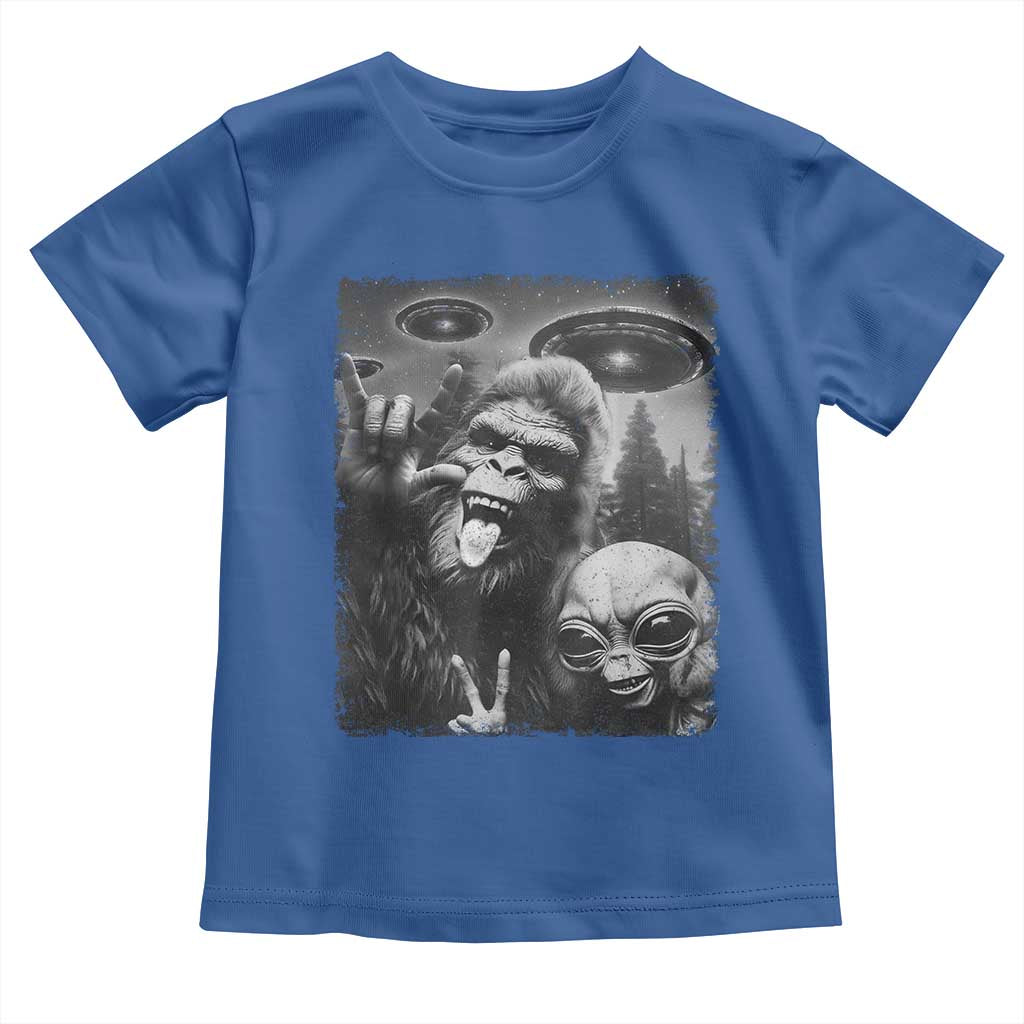 Bigfoot Selfie With Alien Toddler T Shirt UFO Funny Sasquatch Rock On Hand Sign - Wonder Print Shop