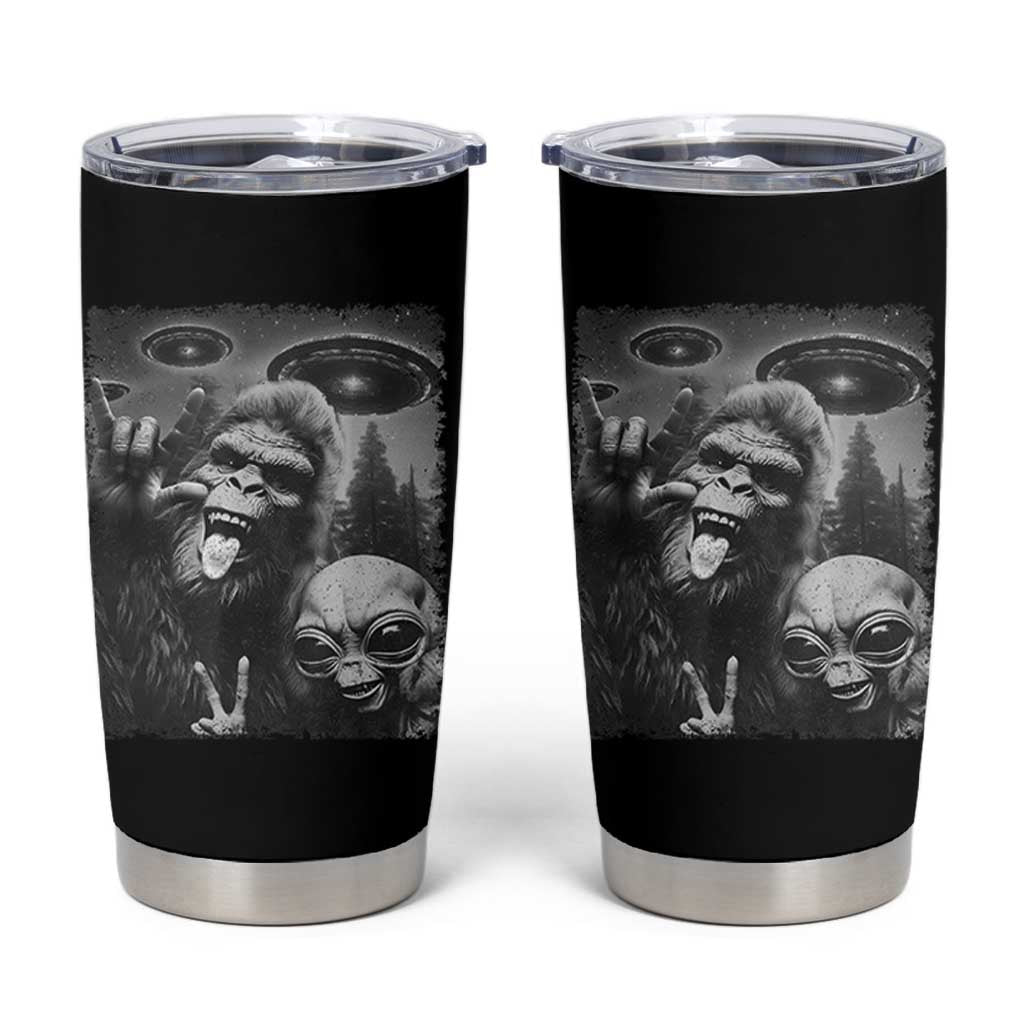 Bigfoot Selfie With Alien Tumbler Cup UFO Funny Sasquatch Rock On Hand Sign - Wonder Print Shop