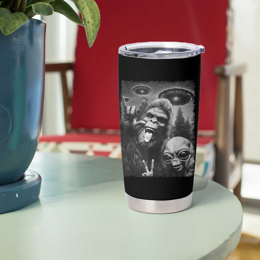 Bigfoot Selfie With Alien Tumbler Cup UFO Funny Sasquatch Rock On Hand Sign - Wonder Print Shop