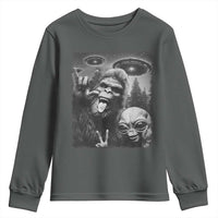 Bigfoot Selfie With Alien Youth Sweatshirt UFO Funny Sasquatch Rock On Hand Sign - Wonder Print Shop