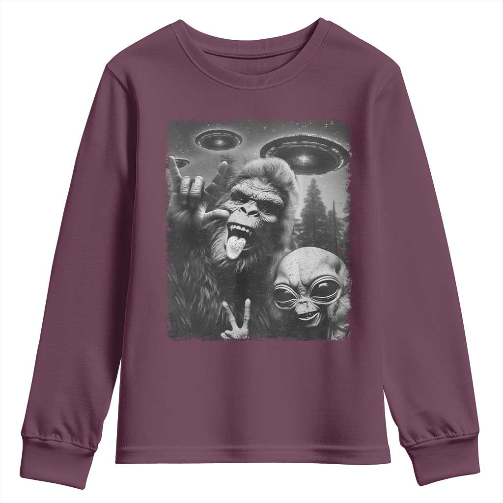 Bigfoot Selfie With Alien Youth Sweatshirt UFO Funny Sasquatch Rock On Hand Sign - Wonder Print Shop