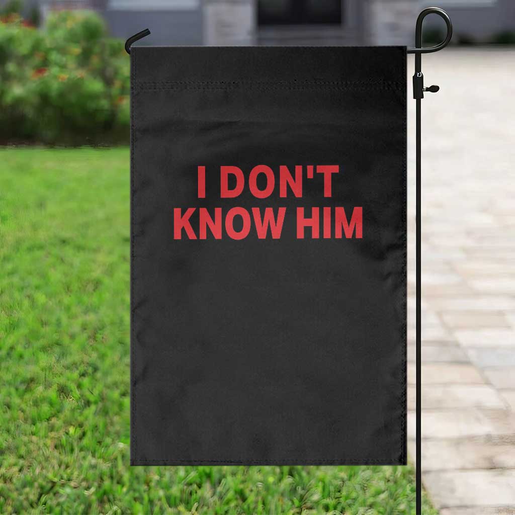 Funny Couple Matching Garden Flag I Don't Know Him Couples She's My Soulmate - Wonder Print Shop