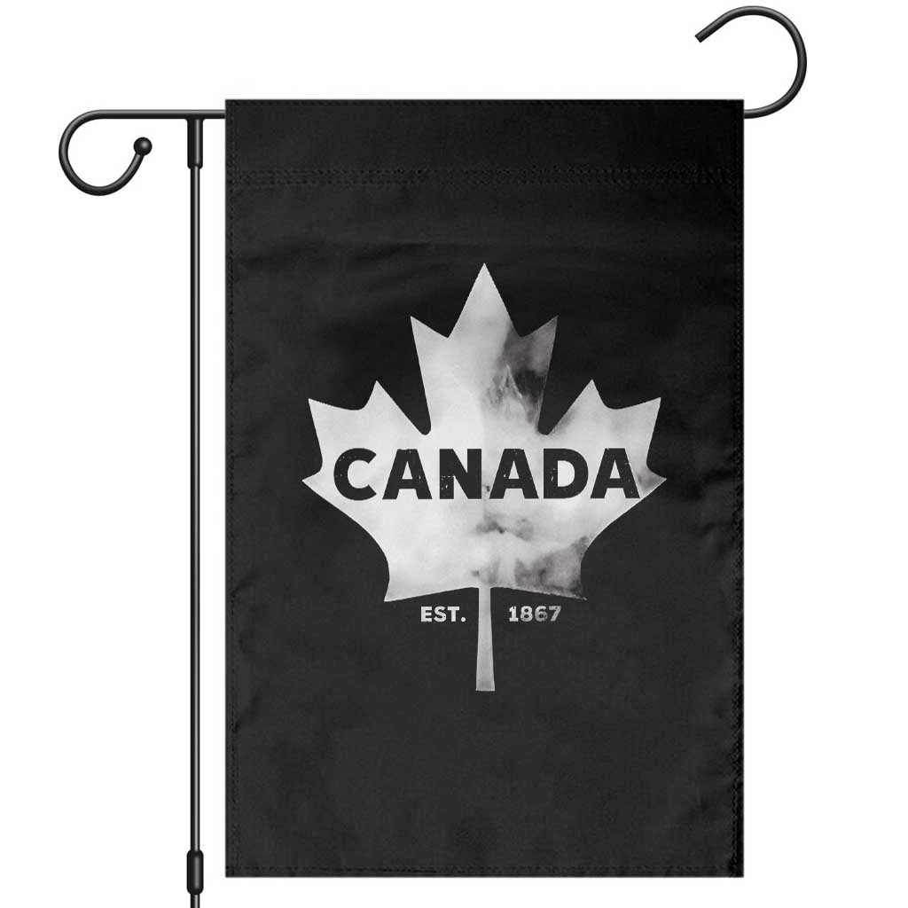 Canada Flag Garden Flag Canadian Maple Leaf Vintage Retro Sport - Wonder Print Shop