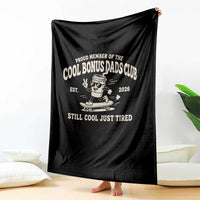Cool Bonus Dads Club Throw Blanket Retro Skater Fatherhood Still Cool Just Tired Funny Step Dad Gifts