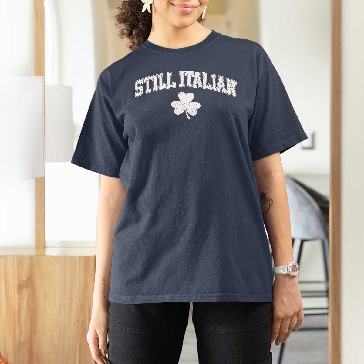 St Patricks Day Italian T Shirt For Women Funny Retro Varsity Sporty Style Shamrock