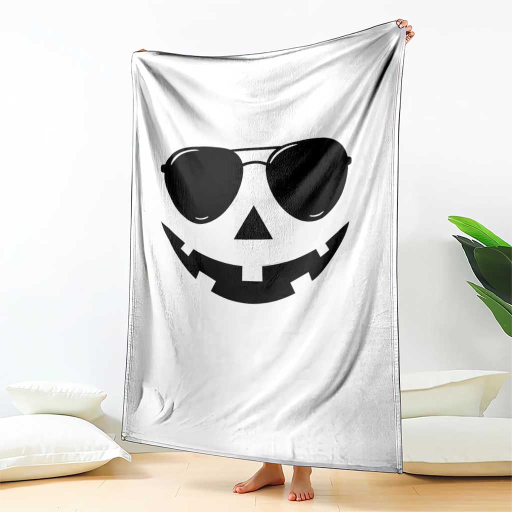 Pumpkin Face Throw Blanket Vintage Jack o Lantern Jackolantern Spooky Season Halloween - Wonder Print Shop