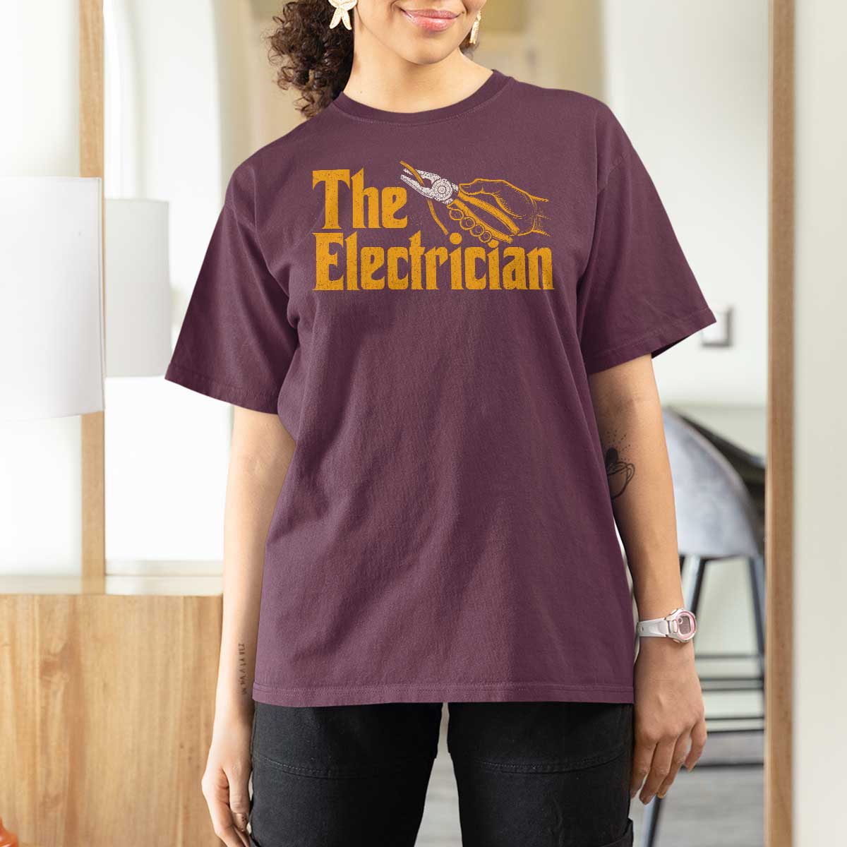 The Electrician T Shirt For Women Vintage Wire Stripper Pliers Graphic