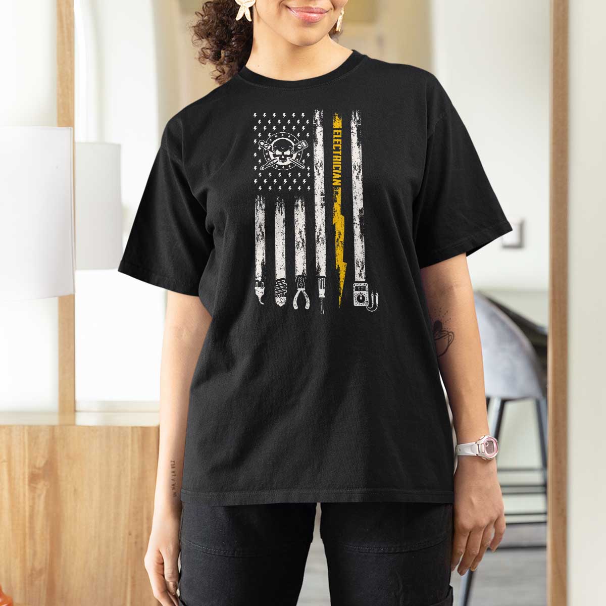 Electrician US Flag T Shirt For Women Tools for Electricians Skull Lightning Graphic
