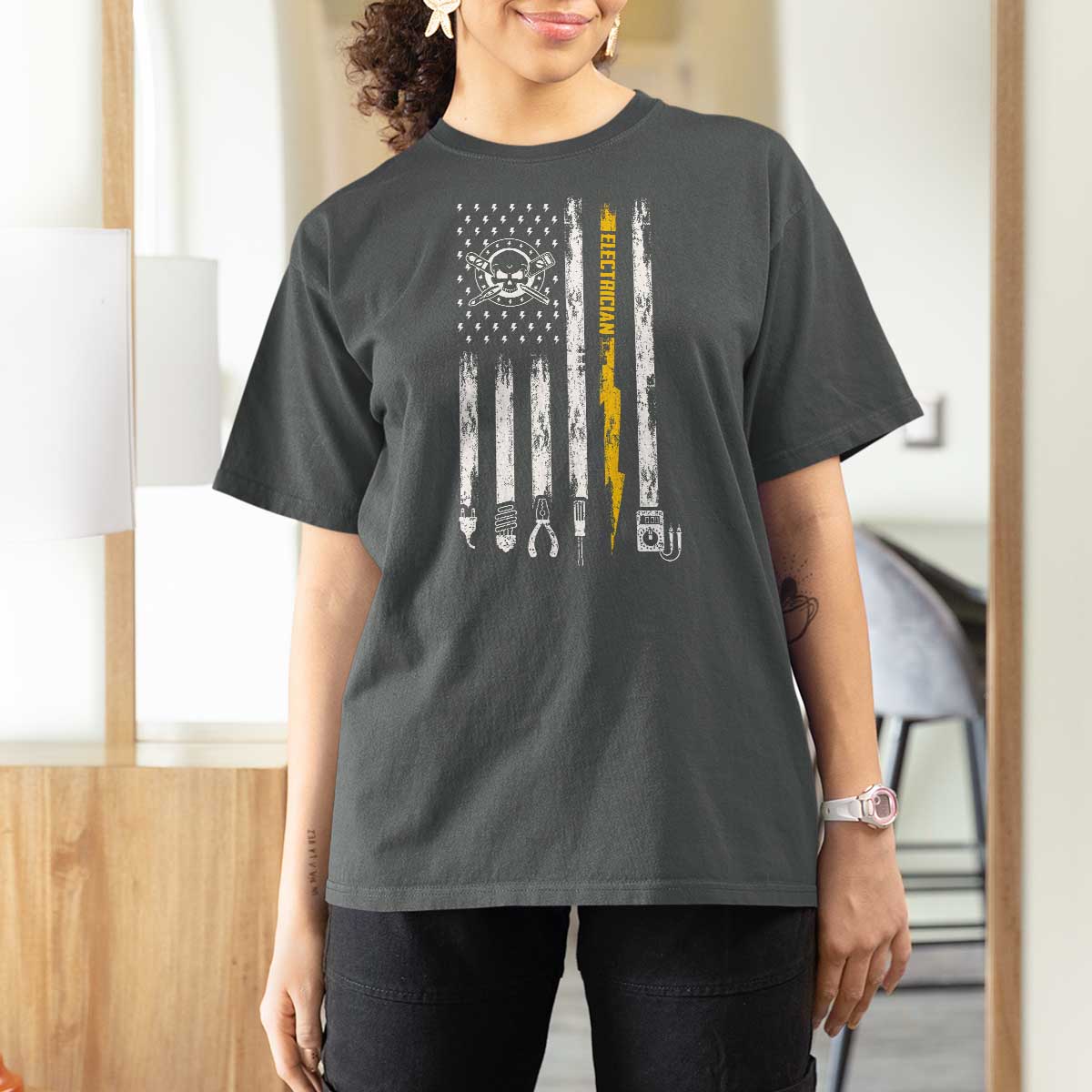 Electrician US Flag T Shirt For Women Tools for Electricians Skull Lightning Graphic