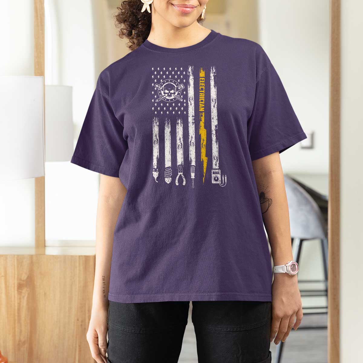 Electrician US Flag T Shirt For Women Tools for Electricians Skull Lightning Graphic