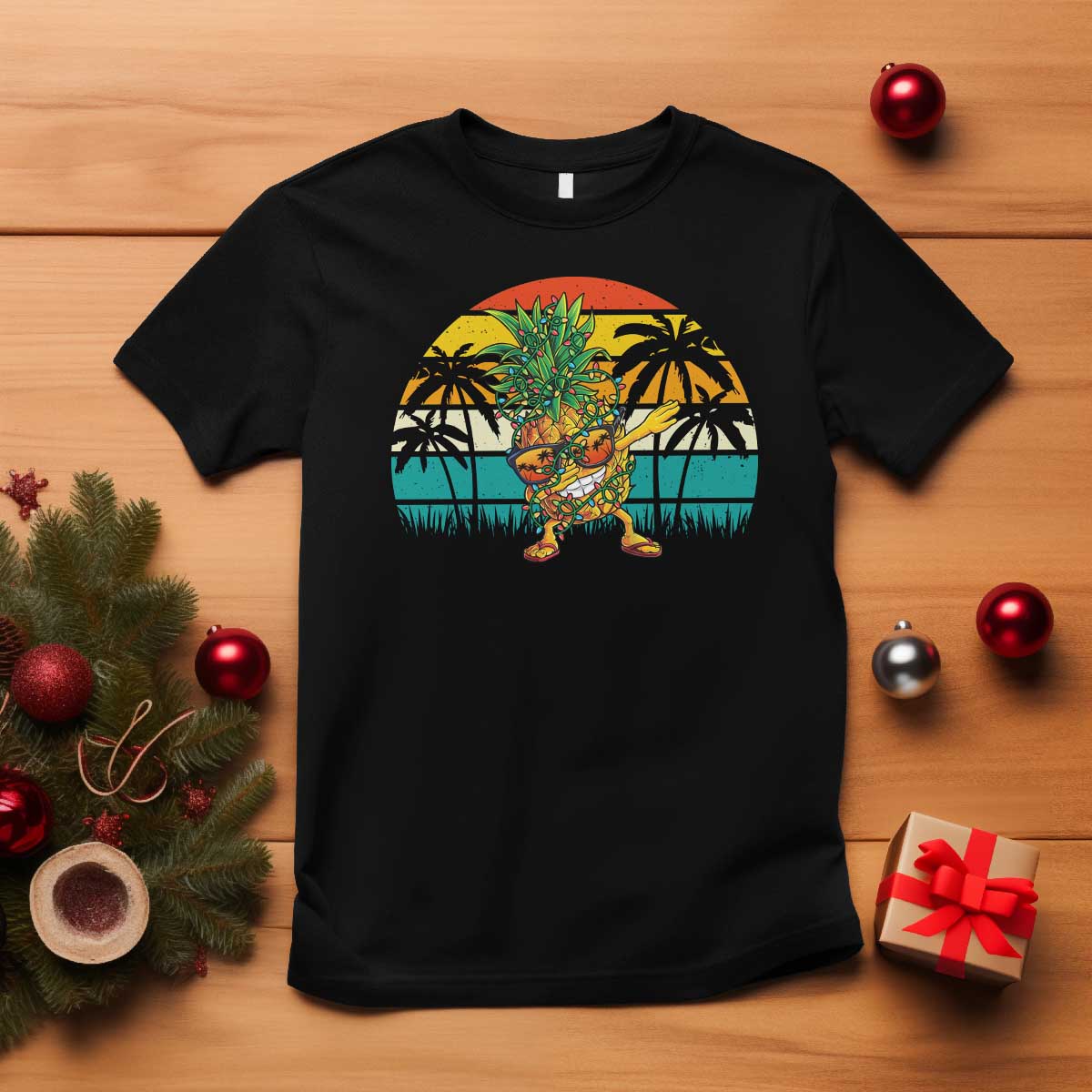 Dabbing Pineapple Christmas Tree Lights T Shirt Hawaiian Hawaii Tropical Xmas Men Gifts Sunglasses On - Wonder Print Shop