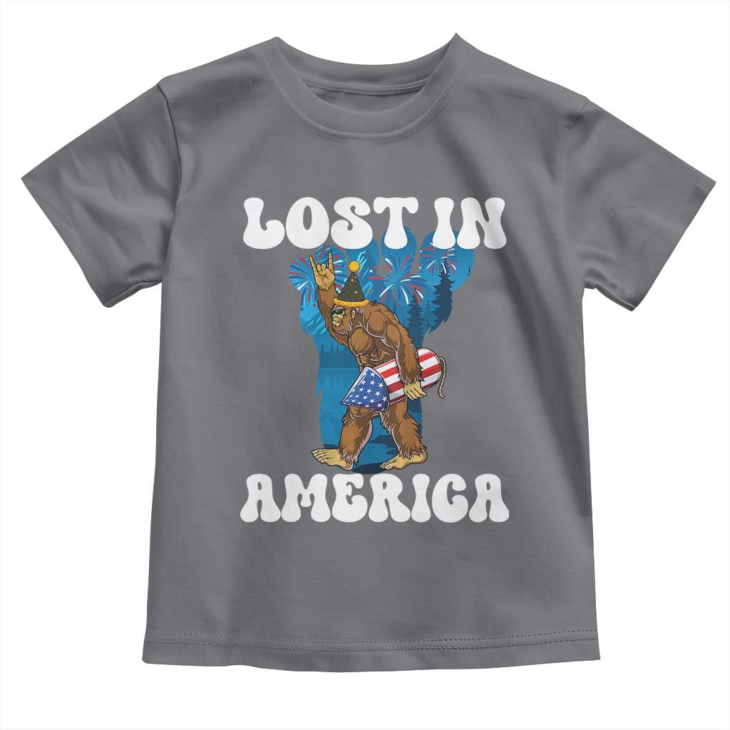 Funny 4th Of July Bigfoot Lost In America Toddler T Shirt Patriotic Sasquatch Rocket Footprint Fireworks - Wonder Print Shop