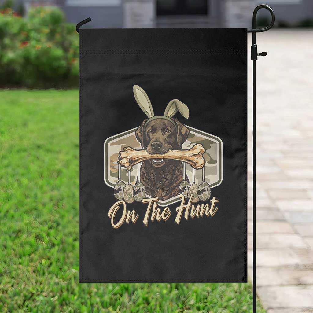 Funny Egg Hunter Garden Flag On The Hunt Camo Easter Labrador Dog
