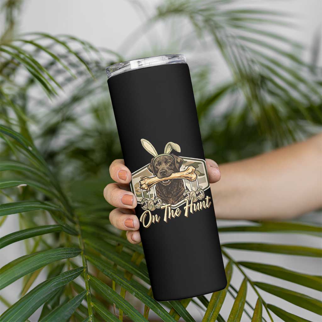 Funny Egg Hunter Skinny Tumbler On The Hunt Camo Easter Labrador Dog