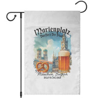Bavarian Festival Munich Oktoberfest Garden Flag Das Herz Der Stadt Beer Pretzel - Wonder Print Shop