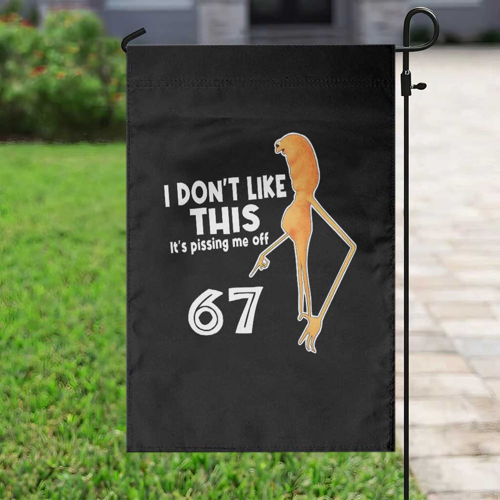 Funny Marcus The Worm 67 Meme Garden Flag I Dont Like This Its Pissing Me Off - Wonder Print Shop