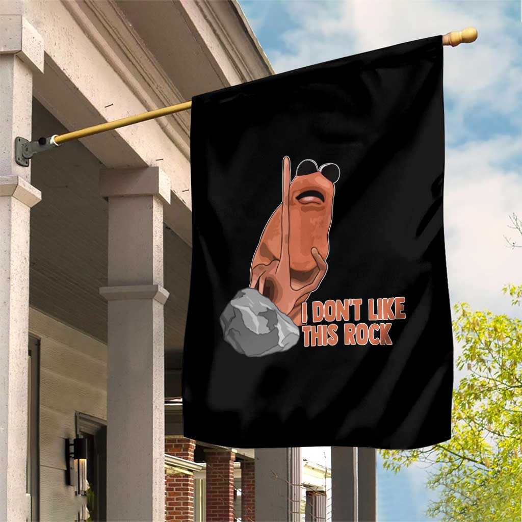 Funny Marcus The Worm Garden Flag I Dont Like This Rock Meme - Wonder Print Shop