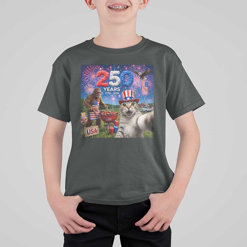 Cat Selfie with Bigfoot USA 250 Years T Shirt For Kid Funny 4th Of July Cat Graphic