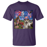 Cat Selfie with Bigfoot USA 250 Years T Shirt Funny 4th Of July Cat Graphic