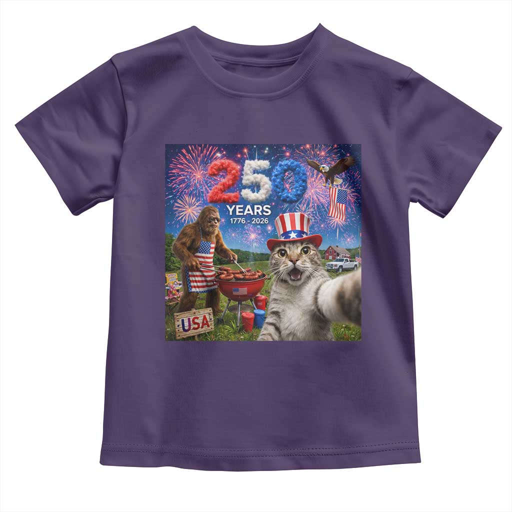Cat Selfie with Bigfoot USA 250 Years Toddler T Shirt Funny 4th Of July Cat Graphic
