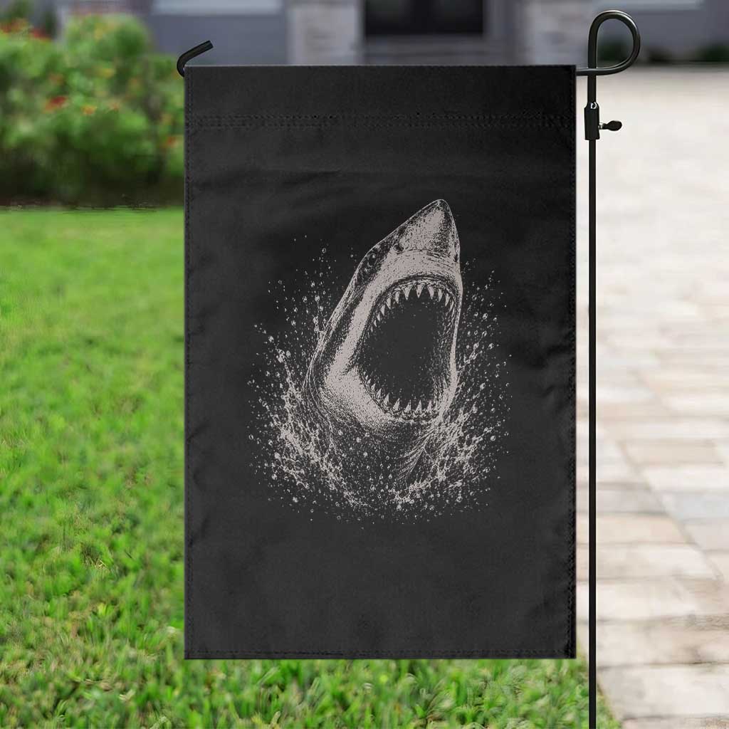 Vintage Great White Shark Jaw Graphic Garden Flag Marine Life Gifts