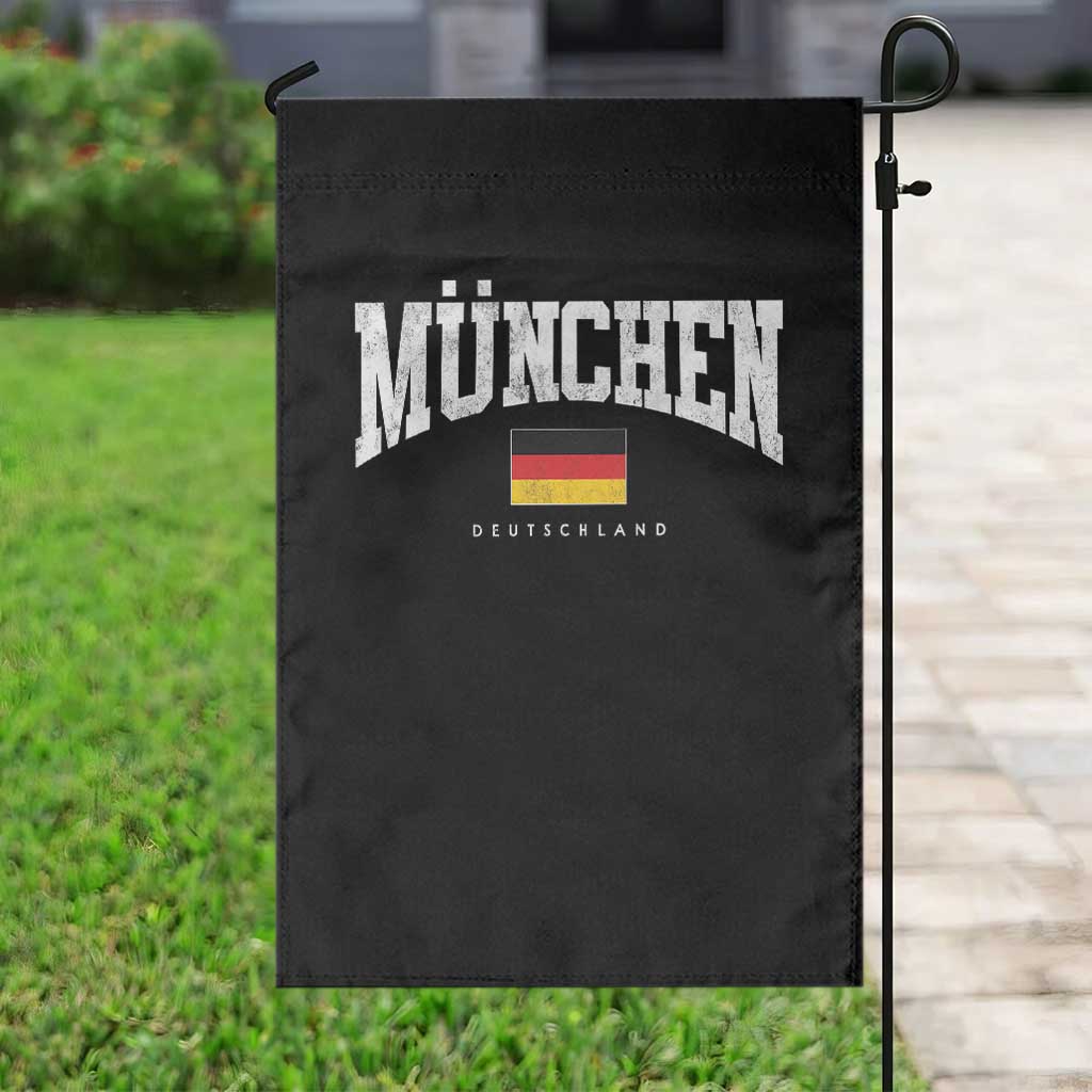 Munchen Deutschland Germany Garden Flag Vintage Athletic Sports Design