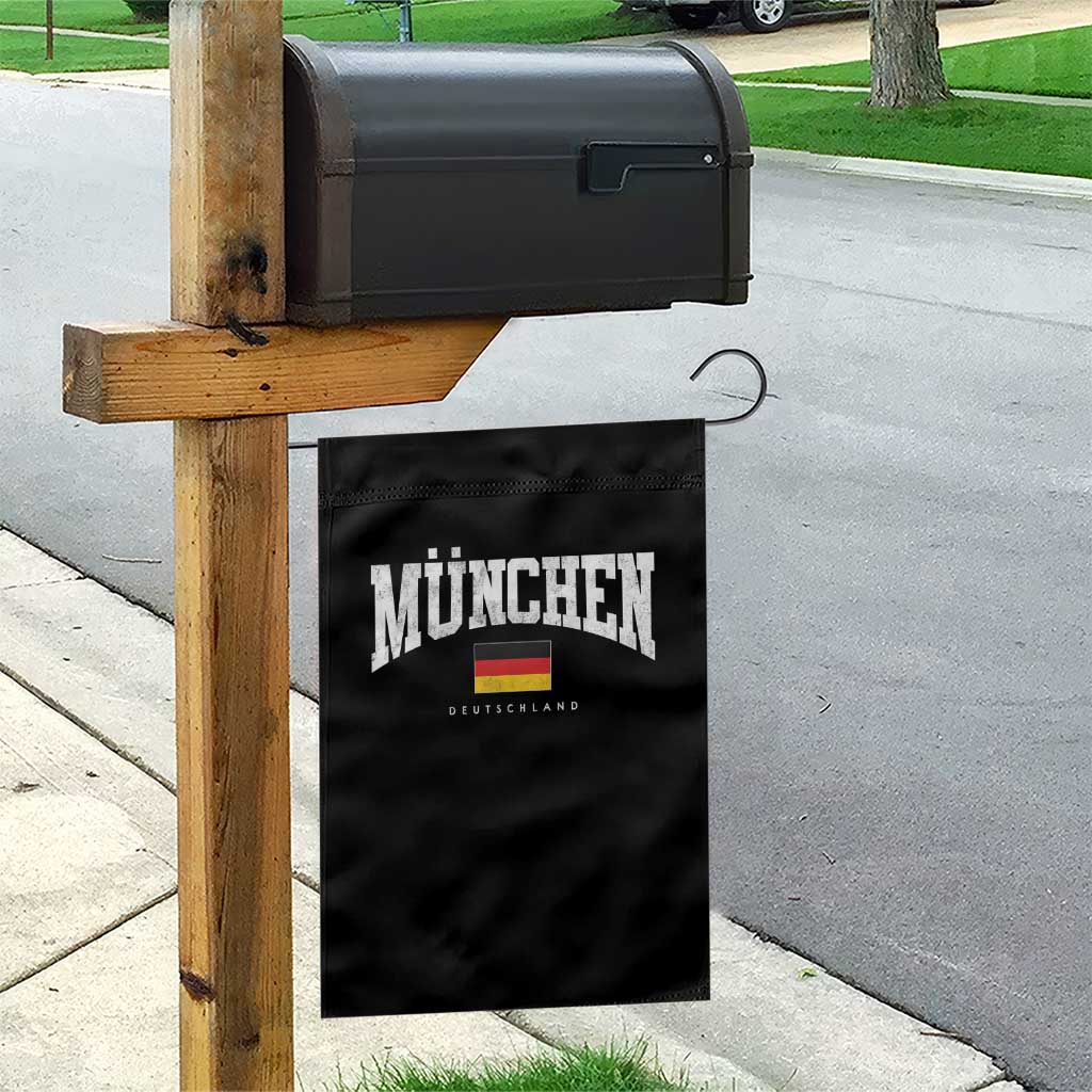 Munchen Deutschland Germany Garden Flag Vintage Athletic Sports Design