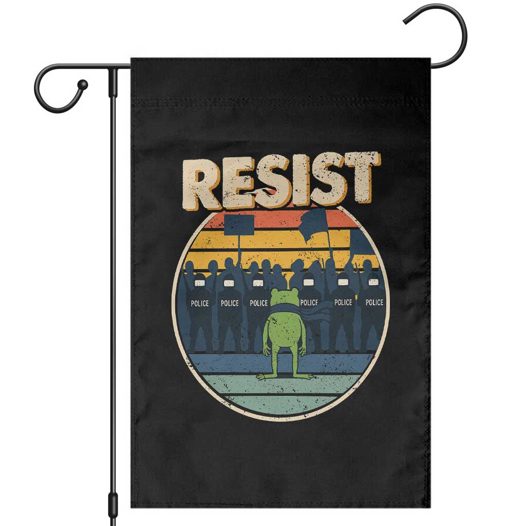 Frog Resist Garden Flag Portland Frog Activist Protest Retro Sunset - Wonder Print Shop