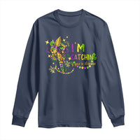 Funny I'm Catchin' If You're Throwin' Mardi Gras Long Sleeve Shirt Crawfish Beads Fleur De Lys