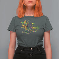 Funny I'm Catchin' If You're Throwin' Mardi Gras T Shirt For Women Crawfish Beads Fleur De Lys