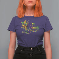 Funny I'm Catchin' If You're Throwin' Mardi Gras T Shirt For Women Crawfish Beads Fleur De Lys