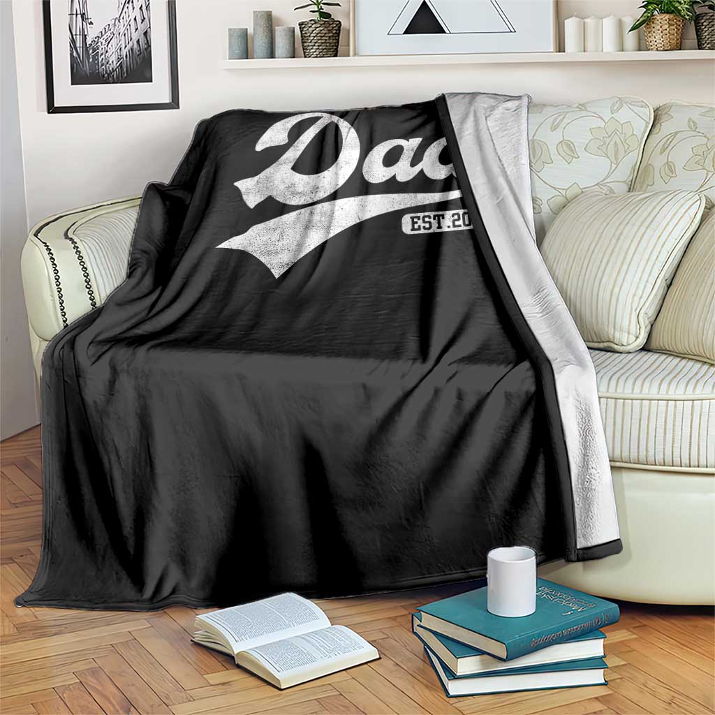 Dad Est 2026 Throw Blanket Funny New Dad Baby Announcement