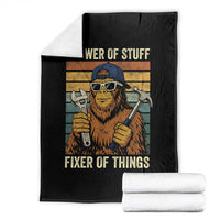 Knower Of Stuff Fixer Of Things Throw Blanket Mechanic Bigfoot Dad