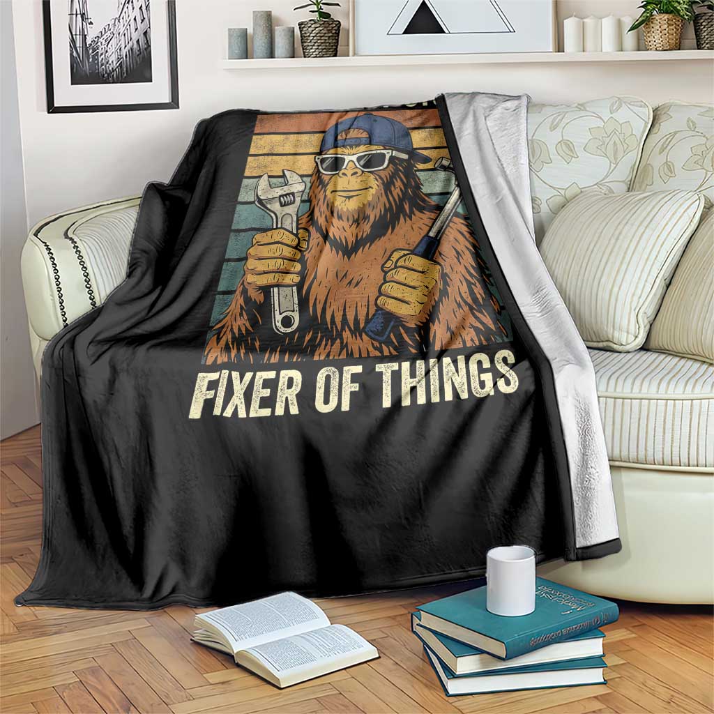 Knower Of Stuff Fixer Of Things Throw Blanket Mechanic Bigfoot Dad