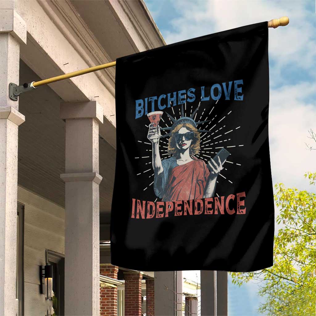 Funny Bitches Love Independence 4th Of July Garden Flag Retro Statue Of Liberty - Wonder Print Shop