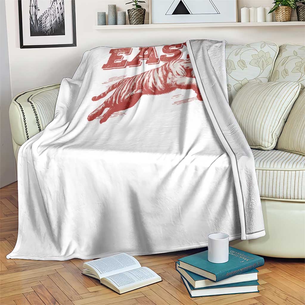 Easy Tiger Throw Blanket Vintage Distressed Tiger Trendy Grunge Indie Boho