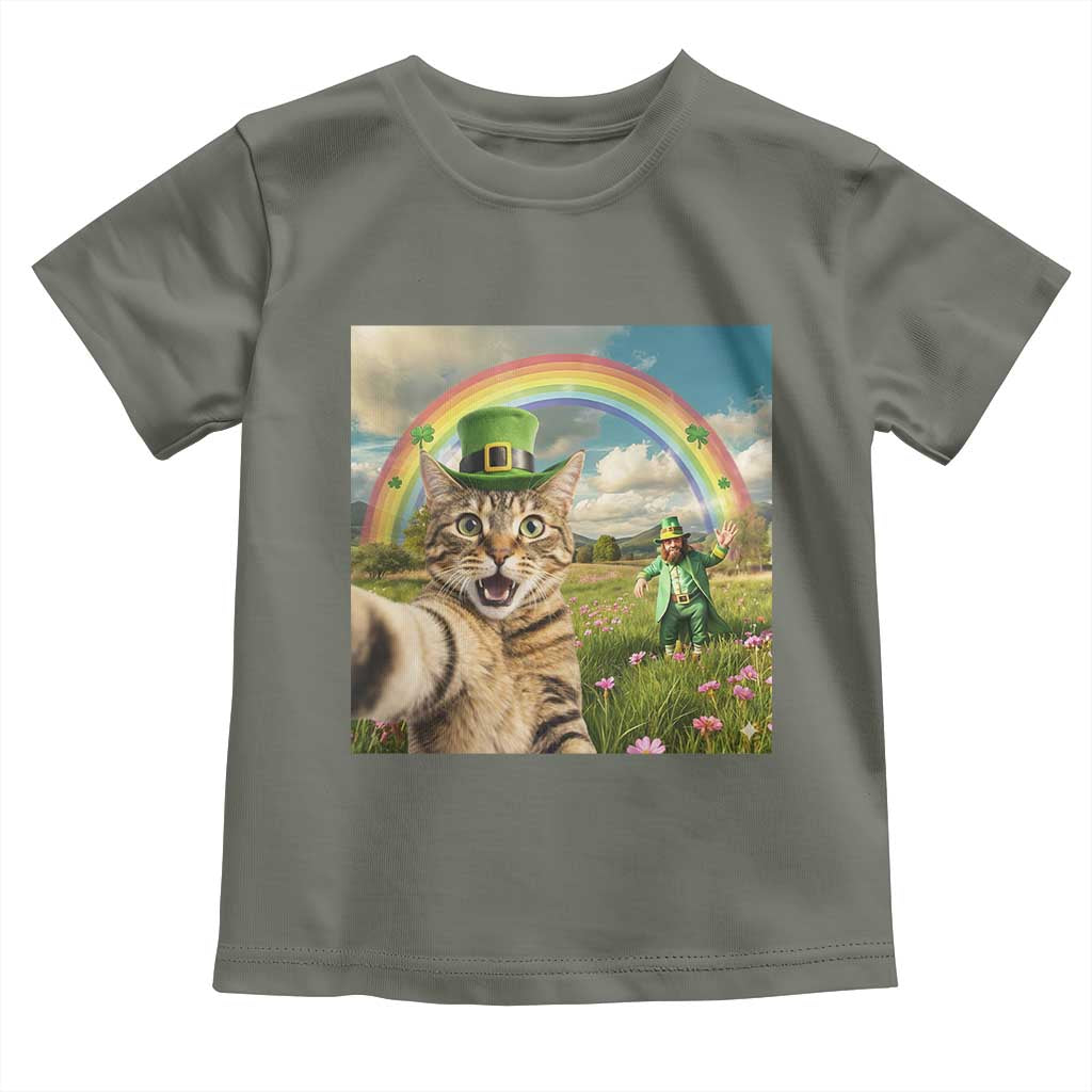 St Patricks Day Cat Selfie with Leprechaun Toddler T Shirt