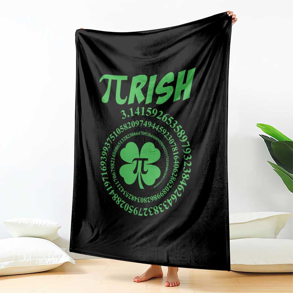 Funny St Patricks Day Pi Symbol Lover Throw Blanket Pirish 3,14 Pi Number Shamrock