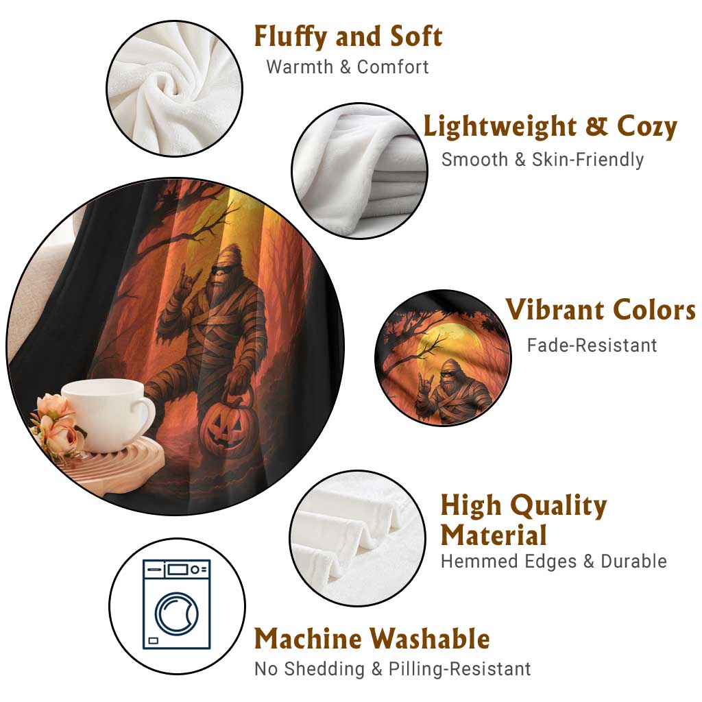 Funny Halloween Bigfoot Scary Spooky Cryptid Sasquatch Throw Blanket - Wonder Print Shop